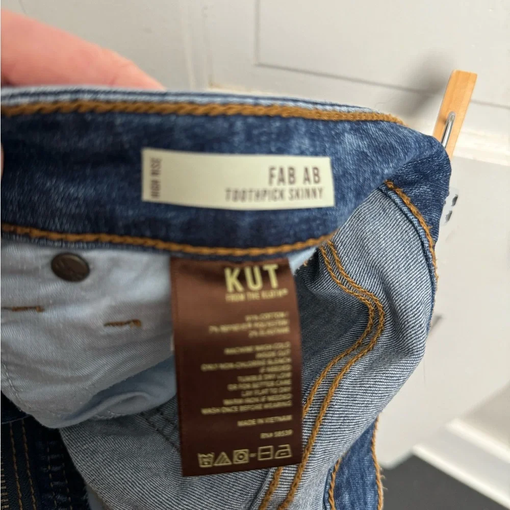 Women’s Kut from the Koth High Rise Skinny Jeans - Picture 3 of 3